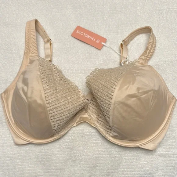 ThirdLove Tan Matte & Sine eyelet Plunge Bra with Molded Cups - Picture 1 of 6